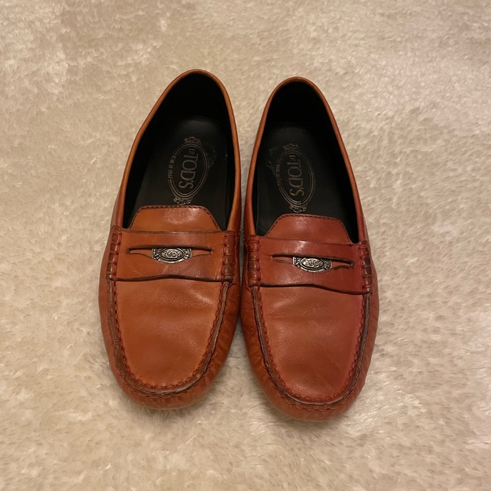 Tod’s women’s gommino driving loafers size 7.5 - Picture 1 of 8